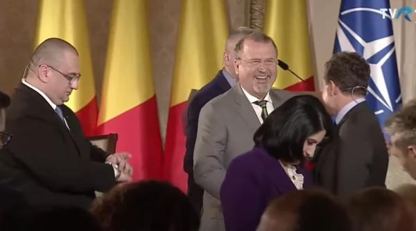faza tare cu john ion banu si nicusor dan ce au facut dupa ce s a incheiat dezbaterea prezidentiala foto video in articol