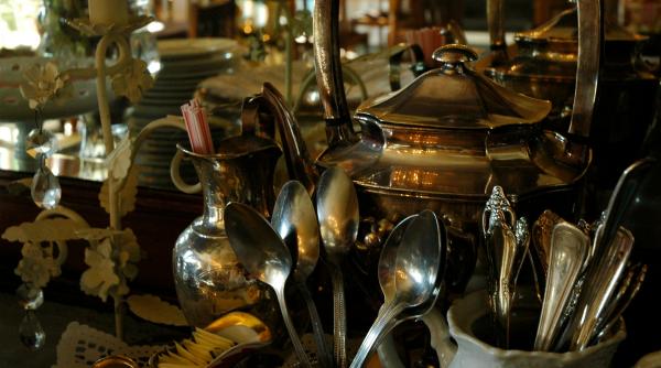 o cafenea veche de 400 de ani din amsterdam risca sa fie inchisa din cauza cresterii chiriilor ce se intampla cu istoria orasului