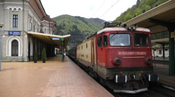 panica in gara sinaia 120 de pasageri s au autoevacuat dupa ce locomotiva unui tren a scos fum