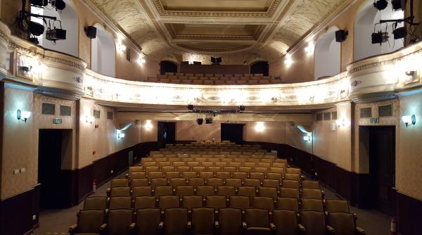 trupe din sua israel si polonia la cea de a zecea editie a festivalului international de teatru idis tes fest