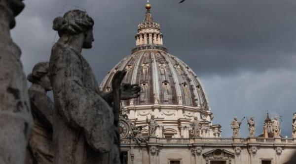 a fost ales noul papa motivul pentru care papii isi schimba numele la inceputul pontificatului nimeni nu indrazneste sa si puna acest nume