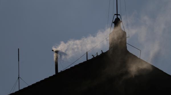 a fost ales un nou papa al bisericii catolice fum alb la vatican joi seara video