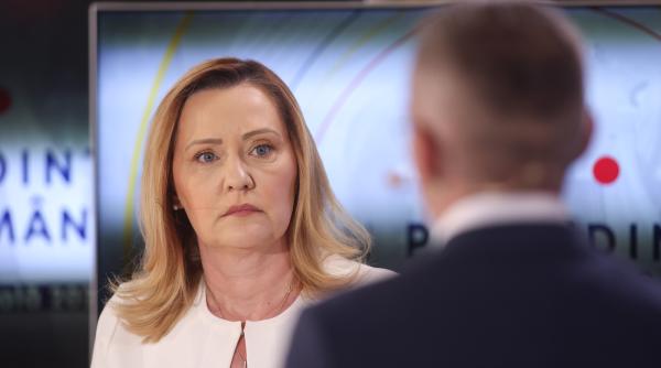 cine i a dat lovitura finala elenei lasconi