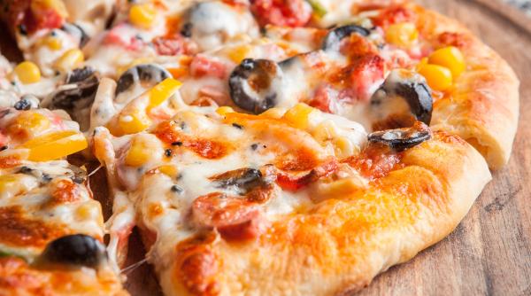 poate fi pizza cu adevarat sanatoasa un nutritionist a analizat reteta virala cu branza de vaci de pe tiktok
