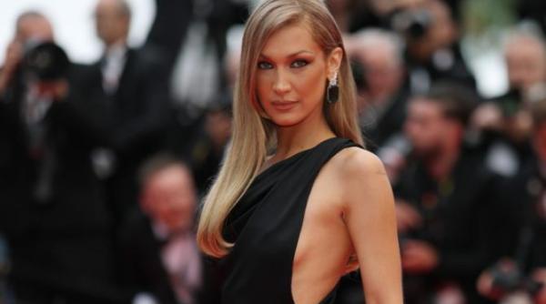 bella hadid dezvaluiri emotionante despre boala cronica de care sufera este greu sa faci un dus in cele mai multe dintre zile