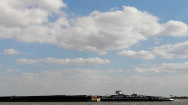 accident naval grav pe dunare doua persoane sunt disparute