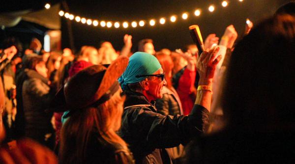 festivalul piratilor cel mai important festival din delta dunarii la sulina