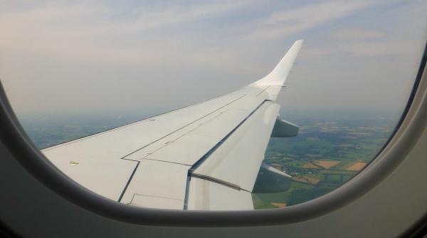 ce se intampla daca deschizi geamul unui avion in timpul zborului a existat un caz ciudat in care un pasager a fost aspirat