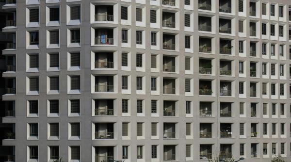 un bebelus de 2 ani a supravietuit caderii de la etajul 15 cum s a intamplat