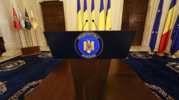 cum a ajuns presedintele romaniei sa aiba puterea unui monarh desi ar trebui sa arbitreze parintii constitutiei au ales a treia cale