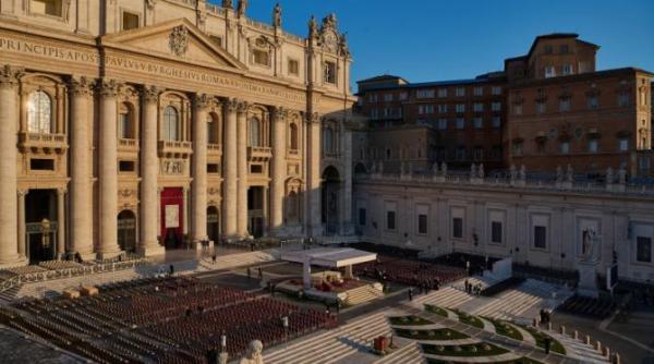 jd vance si zelenski fata in fata la vatican in timpul ceremoniei de instalare a papei leon al xiv lea gestul facut de cei doi foto