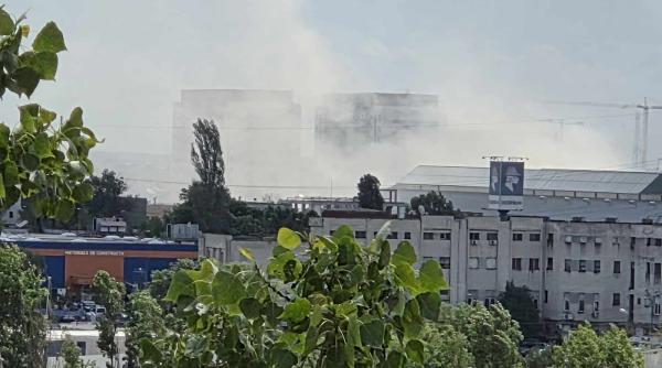 incendiu urias in zona halei laminor din bucuresti a fost emis ro alert