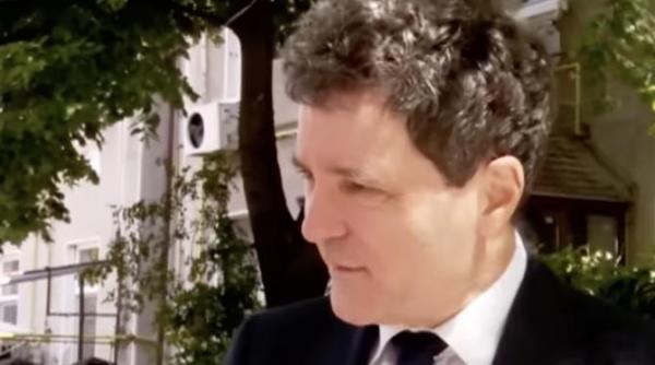 nicusor dan surprins pe strada anunta saptamani de consultari pentru viitorul guvern ilie bolojan dar nu promit nimic inca nu pleaca de la primarie