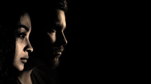 cazul fostei jurnaliste care a cazut de la etaj impreuna cu fiica sa radu leca lanseaza doua ipoteze fenomenul dramatic care afecteaza mai des mamele decat tatii