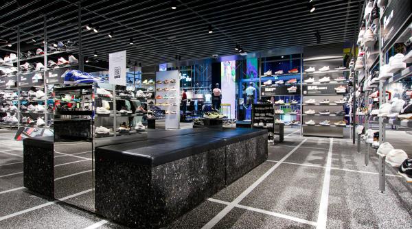 adidas si puma urmeaza sa scumpeasca articolele sportive dupa miscarea nike ce tarife uriase vin din iulie si cum vor fi afectati clientii