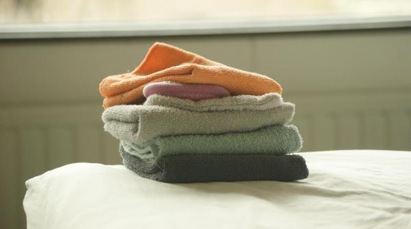 cat de des trebuie spalate prosoapele si cum le pastrezi pufoase