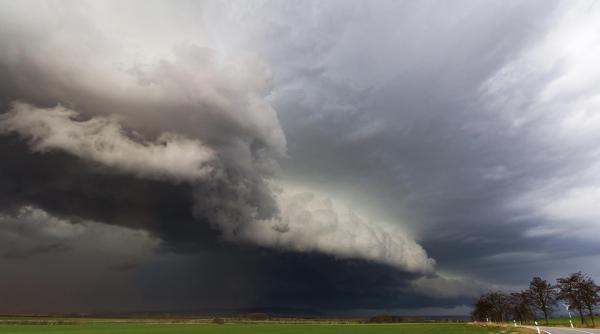 cod portocaliu de ploi din aceasta seara pana marti dimineata elena mateescu anm avem o racire accentuata a vremii harta zonelor vizate