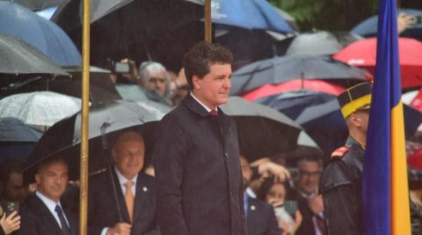 zi istorica la cotroceni nicusor dan preia mandatul de presedinte al romaniei il asteapta ilie bolojan video