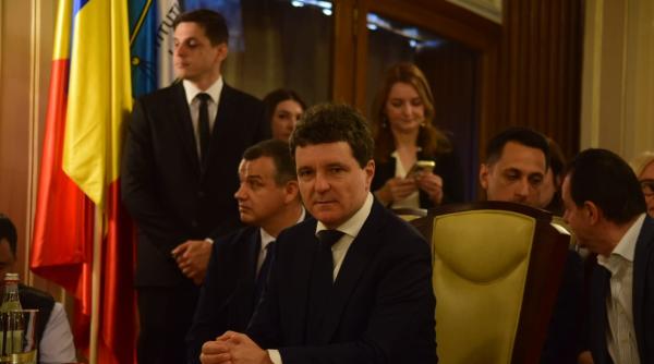 nicusor dan felicitat telefonic de sefa comisiei europene acum esti presedintele tuturor romanilor