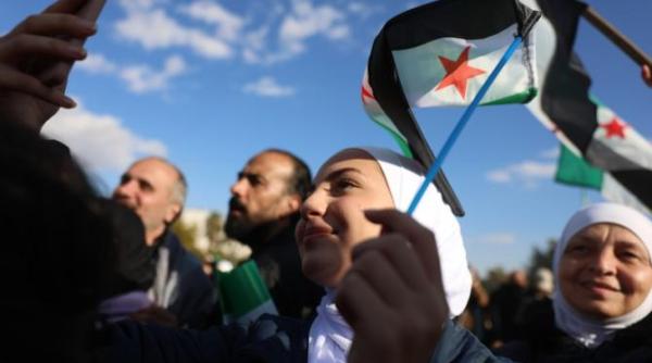 dupa un deceniu de izolare steagul sua a fost din nou ridicat in siria trump vrea sa renunte la sanctiuni si sa medieze pacea dintre damasc si tel aviv