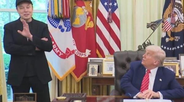 de ce elon musk a aparut cu un ochi vanat la conferinta de presa cu donald trump nici nu eram in franta