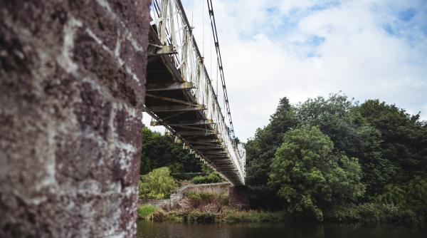 doua poduri feroviare prabusite in rusia aproape de granita cu ucraina sapte persoane au murit
