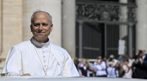 inteligenta artificiala sub lupa vaticanului papa leon al xiv lea avertizeaza asupra amenintarilor la adresa demnitatii umane