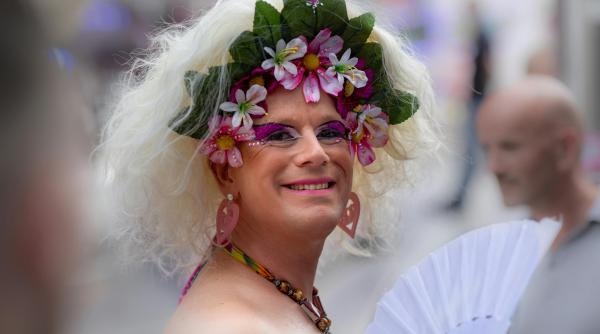 patriarhia romana in razboi cu lgbt ziua aleasa de iesit in strada este fix de mosii de vara o zi de pomenire a celor decedati si ajunul rusaliilor