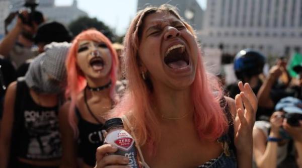 haos in california trump a trimis 700 de puscasi marini sa protejeze inchisorile de imigrantii care vor eliberarea detinutilor video