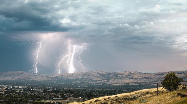 cod portocaliu de vijelii pentru judetul iasi alte judete sub cod galben