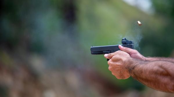 alerta in sua doi parlamentari impuscati in sua suspectul s a dat politist