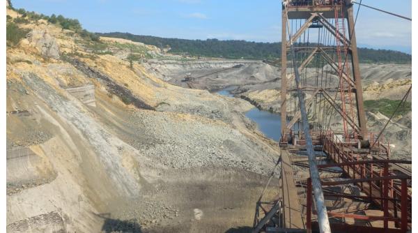 alunecare de teren la cariera tismana linia de transport a carbunelui ingropata