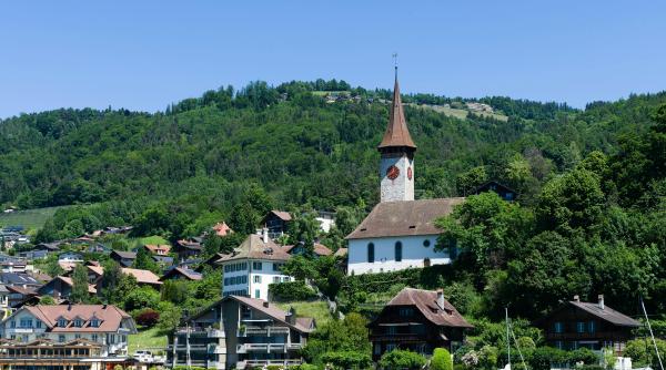 inca un sat din elvetia in pericol de a fi ingropat de roci a fost evacuat