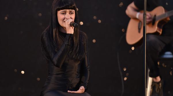 irina rimes canta tolici picteaza iar iqos creeaza contextul tiff 2025 e arta vie