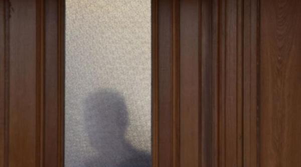 un senator trimis in judecata pentru ca a condus cu permisul suspendat