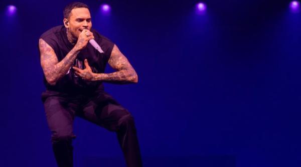chris brown fata in fata cu justitia britanica acuzatii de vatamare corporala grava
