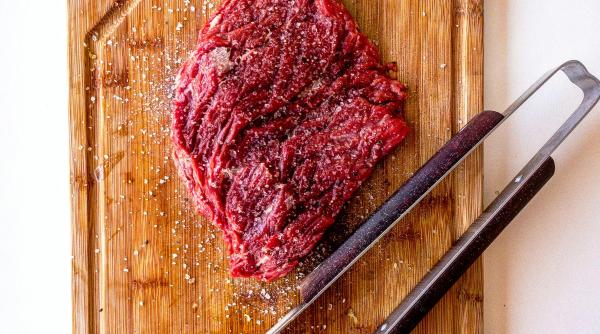 de la ferma la farfurie carne romaneasca de black angus frageda si crescuta natural