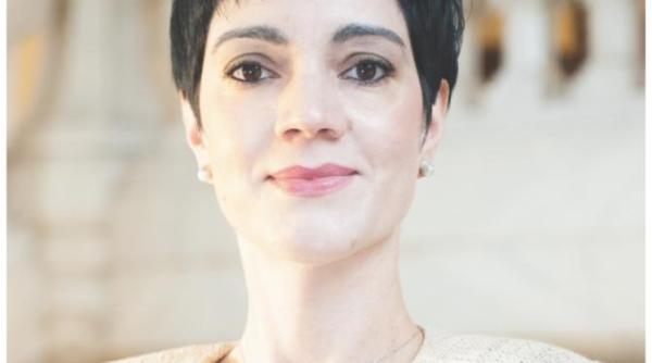 marea surpriza delia dinu sefa de protocol a lui basescu si iohannis ramane la cotroceni