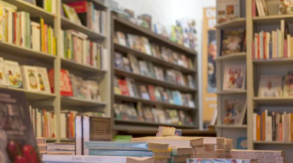 uniunea editorilor din romania critica intentia guvernului de a creste cota tva pentru carti si manuale