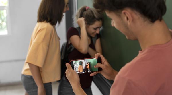 cutia anti bullying introdusa in scoli o solutie eficienta ce spun expertii video