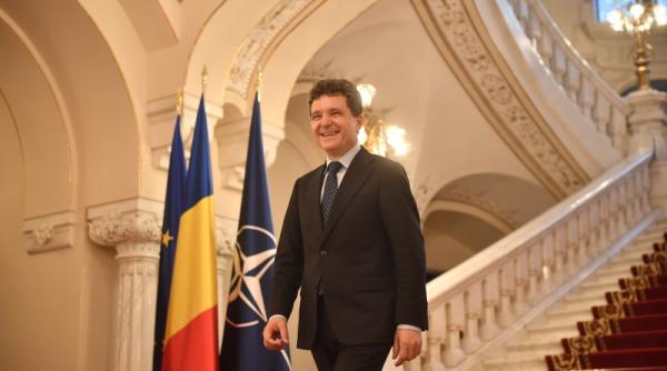 nicusor dan a crescut in functie dar a pierdut la salariu cat castiga acum ca presedinte al romaniei