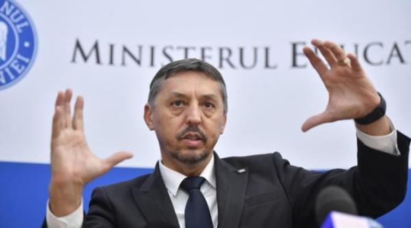 profesorii obligati sa stea 8 ore pe zi in scoala culisele discutiilor cu ministrul daniel david video