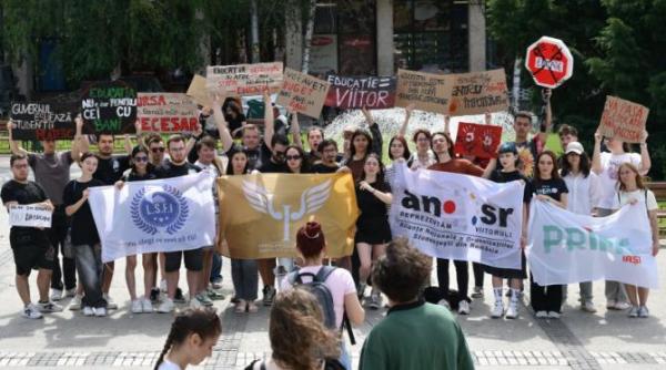 studentii continua protestele si in weekend nu din burse strangi averi stimati politicieni