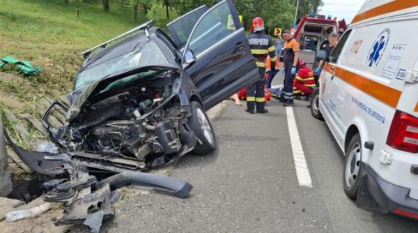 tragedie pe dn66 o fetita de 10 ani a murit intr un grav accident rutier produs in banita