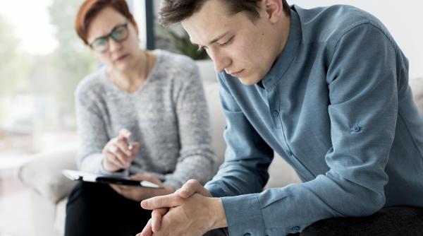 ai vicii primul pas e sa recunosti exista un curs care formeaza consilieri in adictii video