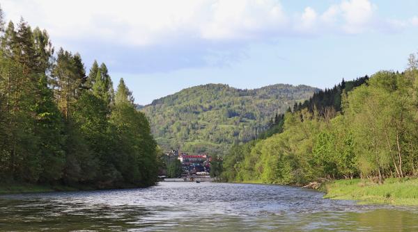 guvernul adopta masuri pentru sprijinirea locuitorilor afectati de contaminarea raului tarnava mica