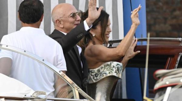 se incheie nunta secolului dintre jeff bezos si lauren sanchez de ce unii invitati au aparut imbracati in pijamale la petrecerea de final video