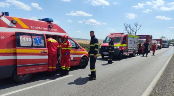 accident grav la iesirea din localitatea cauaceu intre doua microbuze si un autoturism a fost activat planul rosu de interventie foto