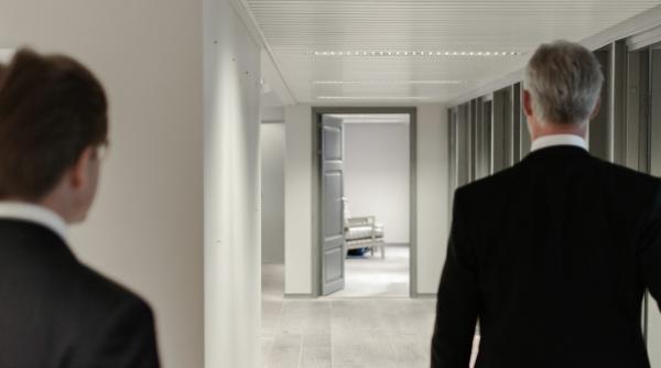 concedieri masive la ing grupul bancar da afara sute de oameni pentru ca are prea multi directori