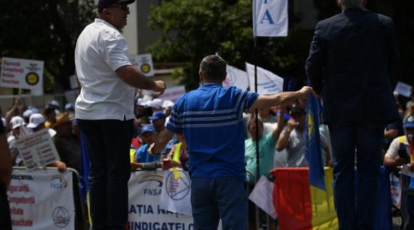 protest spontan la anaf iasi angajatii revoltati de taierea sporului de conditii vatamatoare de ce noi si familiile noastre suntem primii care platim